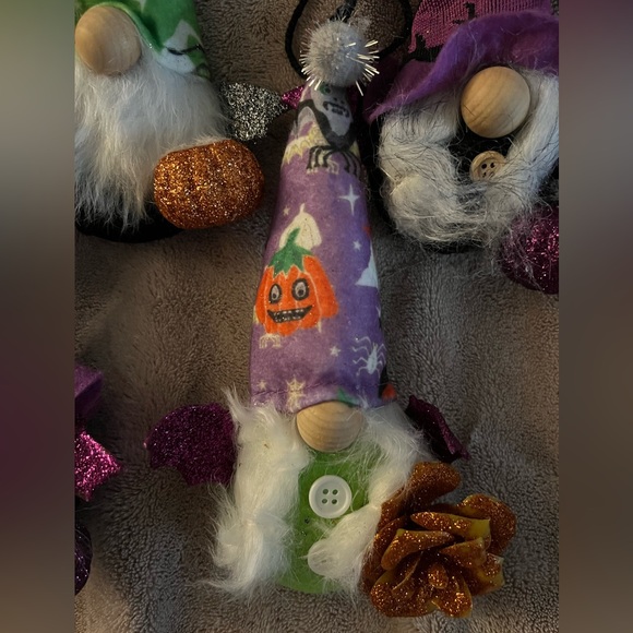 HANDMADE • Halloween Mini Gnome - Picture 3 of 4